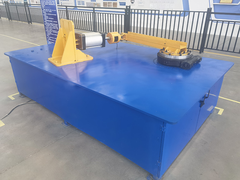 回轉(zhuǎn)驅(qū)動(dòng)沖擊試驗(yàn)臺(tái)